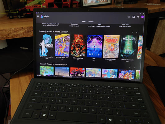 Minisforum V3 Tablet - LTSC - AMD Ryzen 8840u, 14", Radeon 780M, Touchscreen