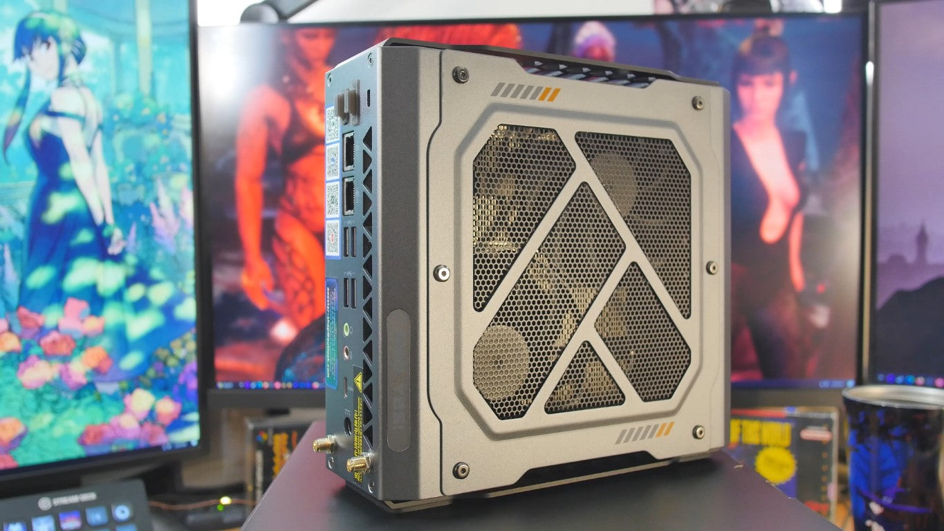 Desktop GPU Mini PC: Ryzen 7, Radeon RX 6600LE - AOOSTAR GODZ